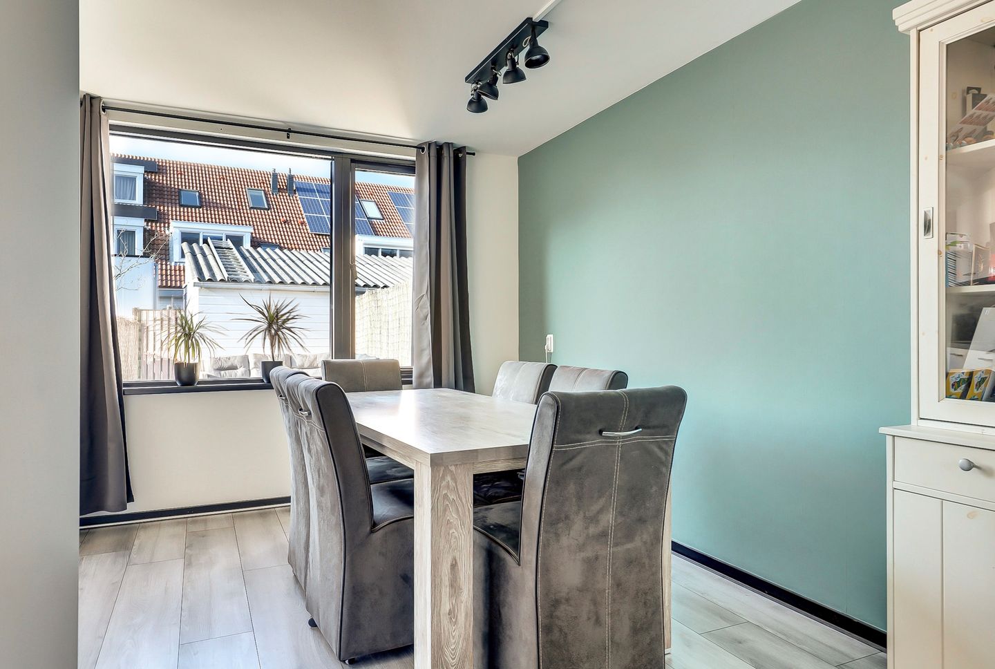 Photo 10 of Robert Stolzhof 258