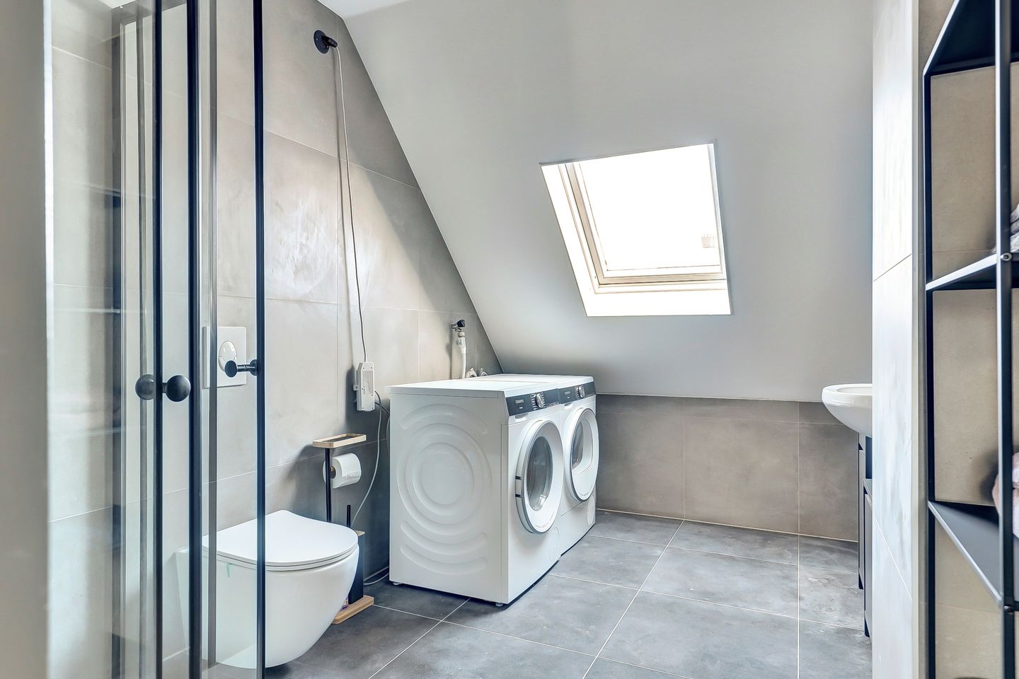 Photo 20 of Robert Stolzhof 258