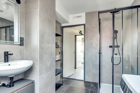 Robert Stolzhof 258 tertiary image