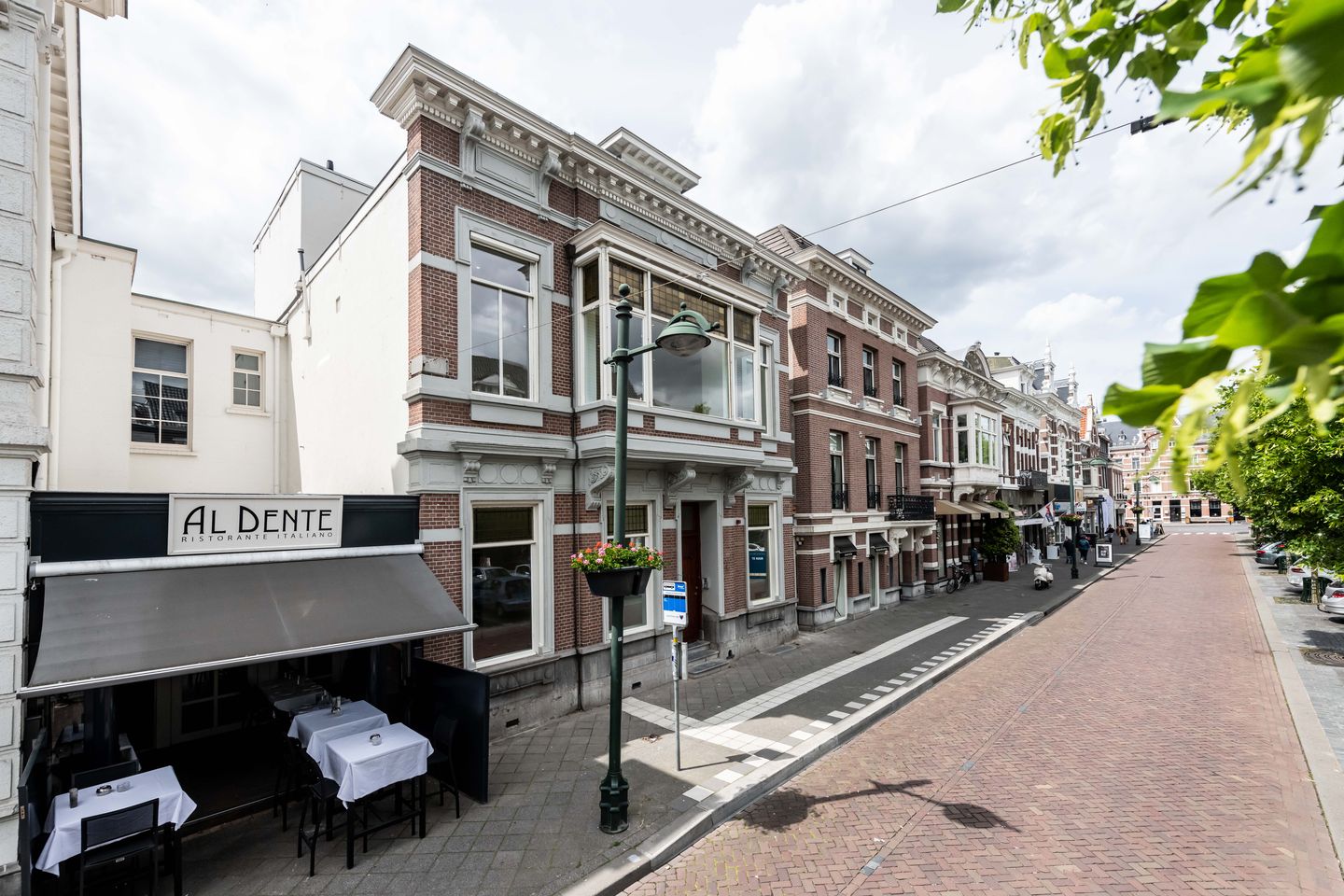 View photo 2 of Nieuwe Ginnekenstraat 18