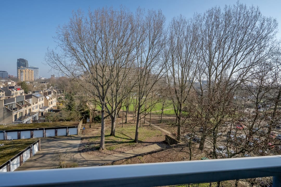 Stunning move-in ready 3-room apartment with balcony — 24