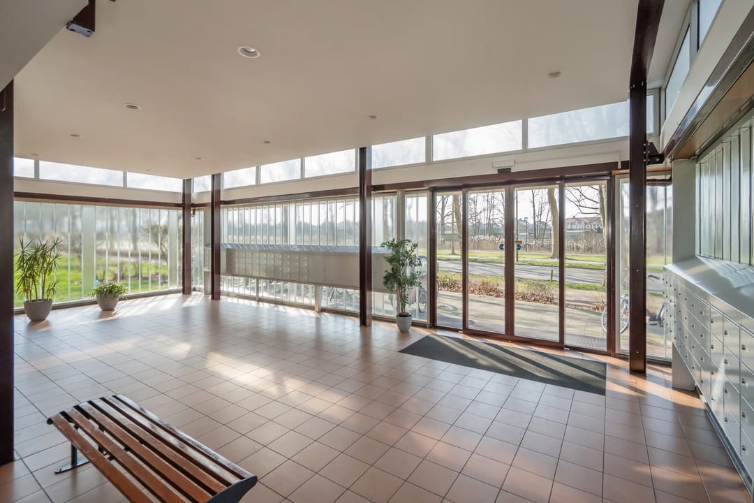 Stunning move-in ready 3-room apartment with balcony — 26