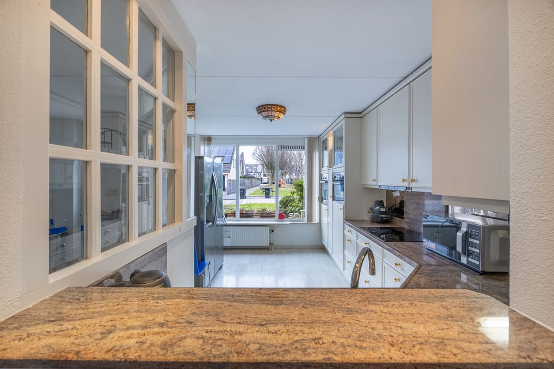 Photo 11 of Johannes ter Horststraat 10