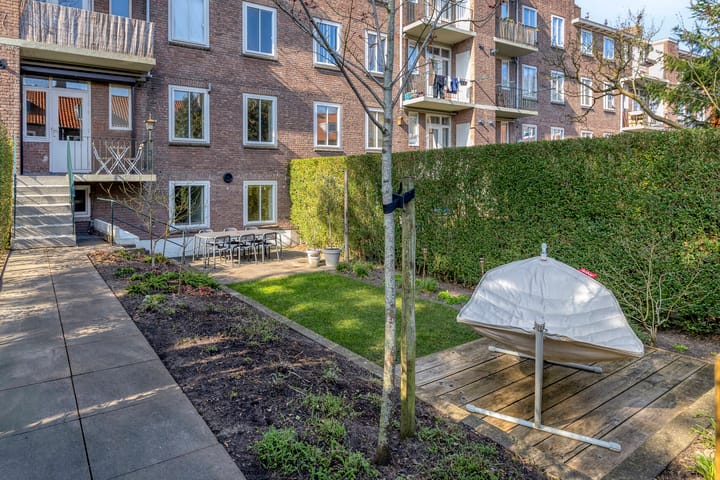 Photo 3 of Jacob van Ruysdaelstraat 25