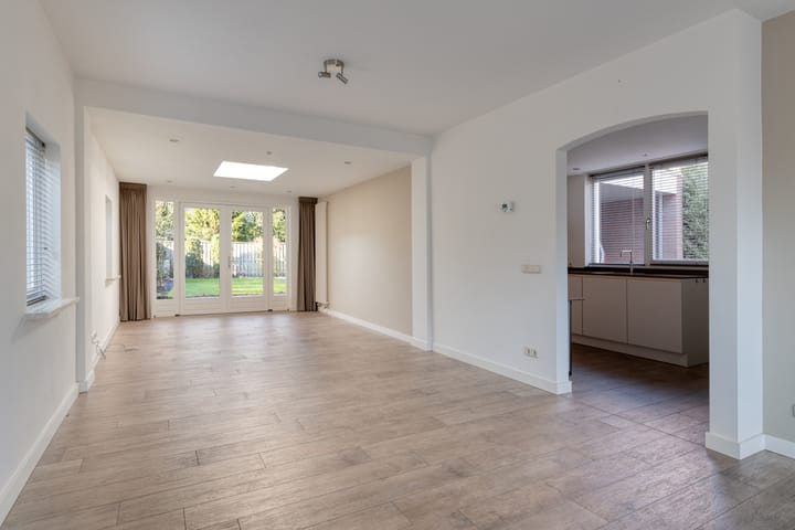 Photo 4 of Prins Bernhardlaan 20