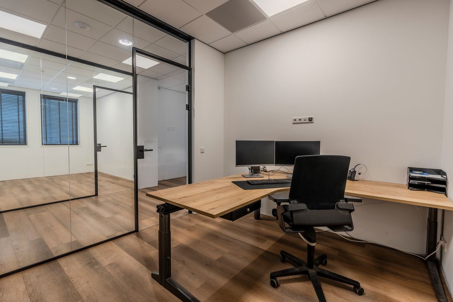 Bekijk foto 3 van Warwickstraat 15