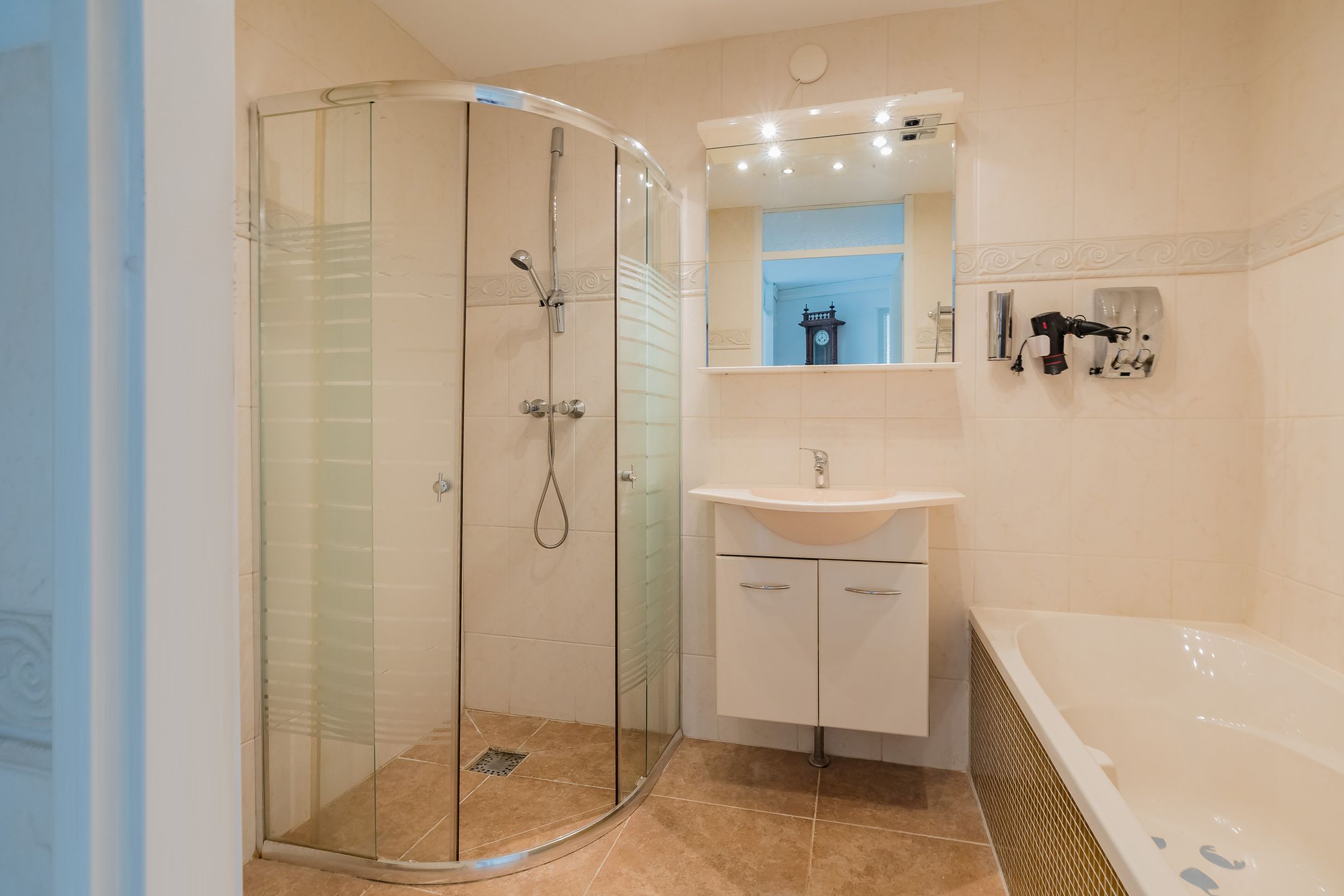 Photo 18 of Galle Promenade 614