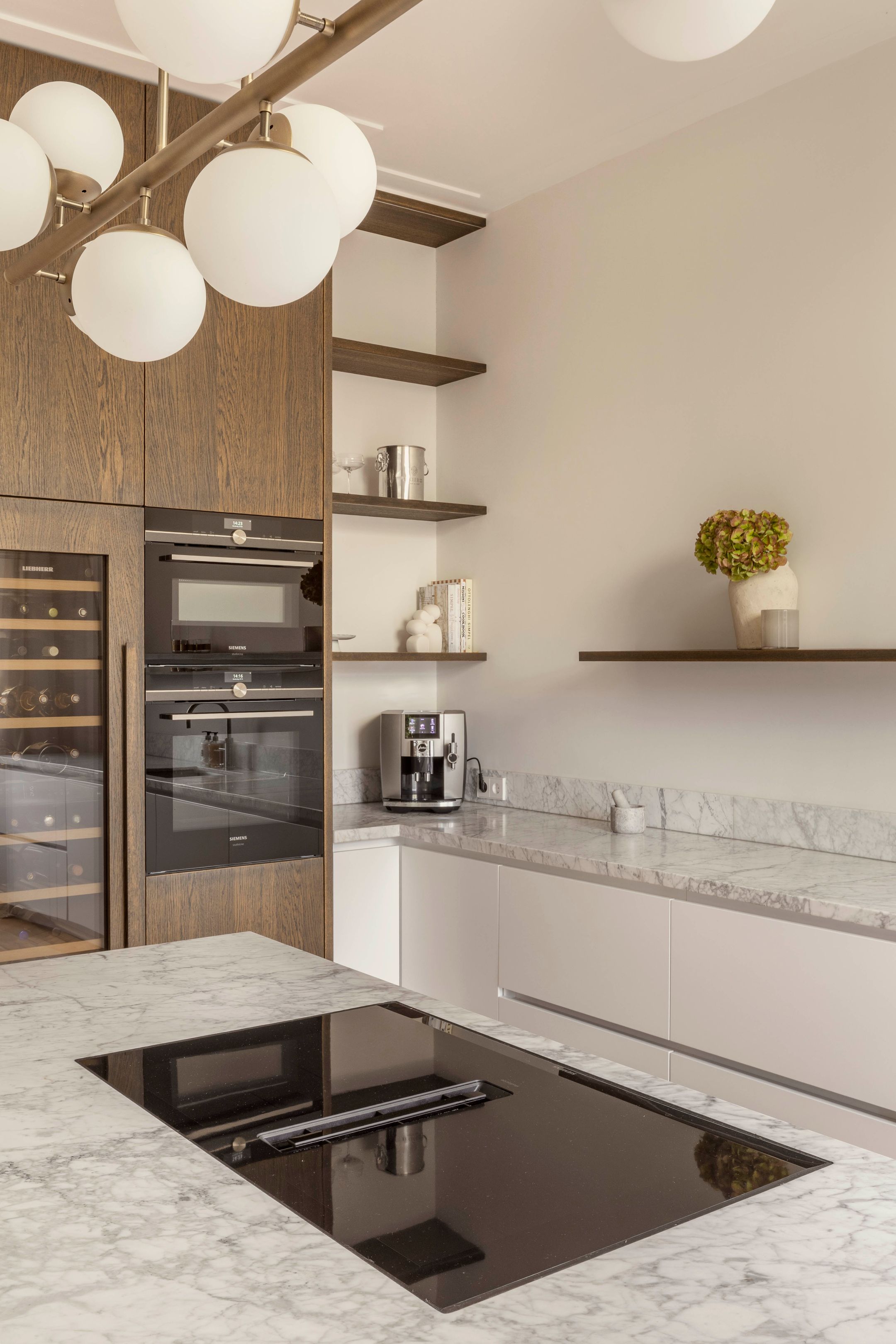 Photo 12 of De Lairessestraat 104-2