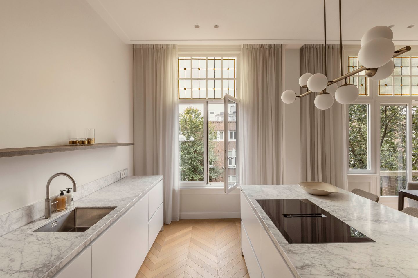 Photo 14 of De Lairessestraat 104-2