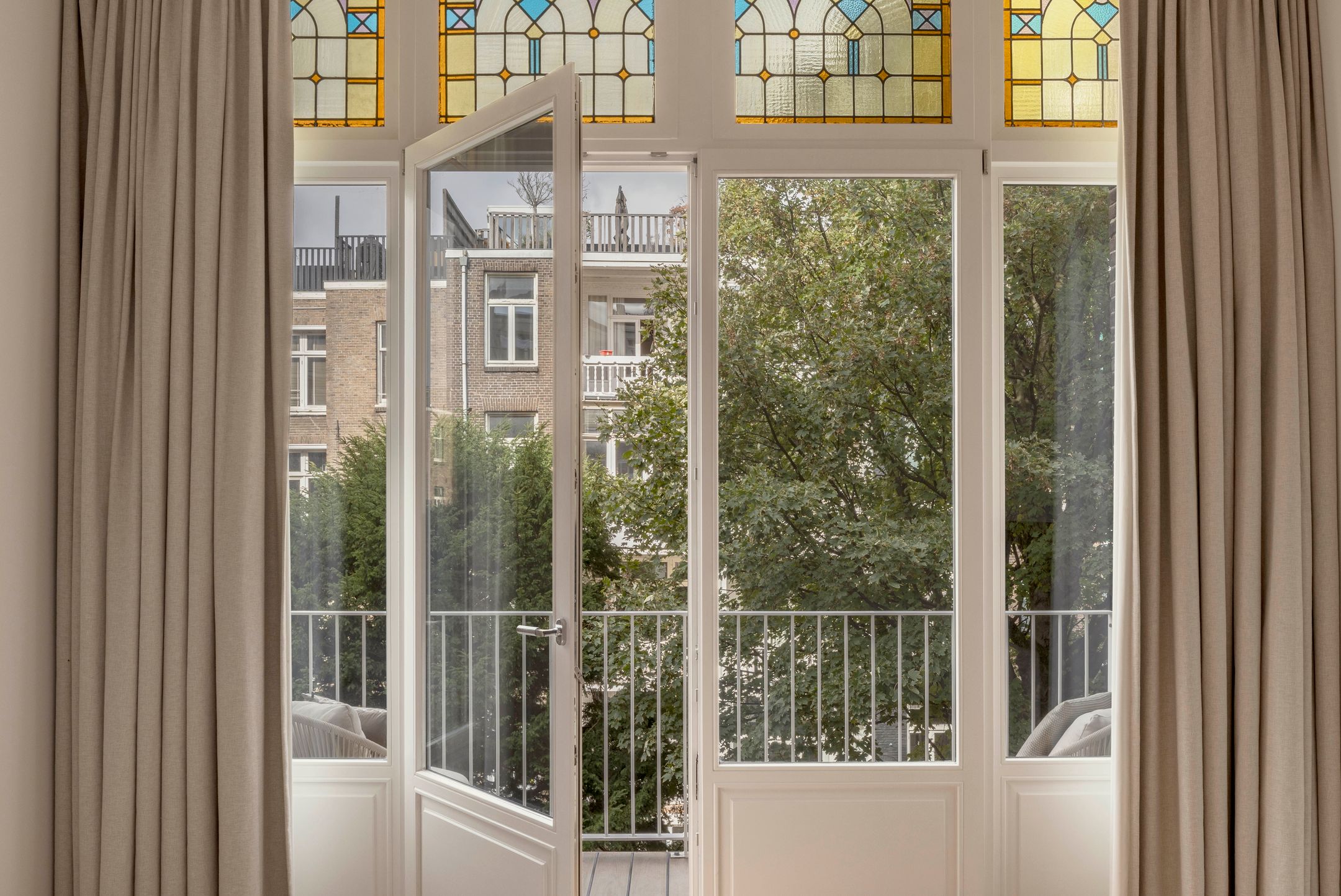 Photo 18 of De Lairessestraat 104-2