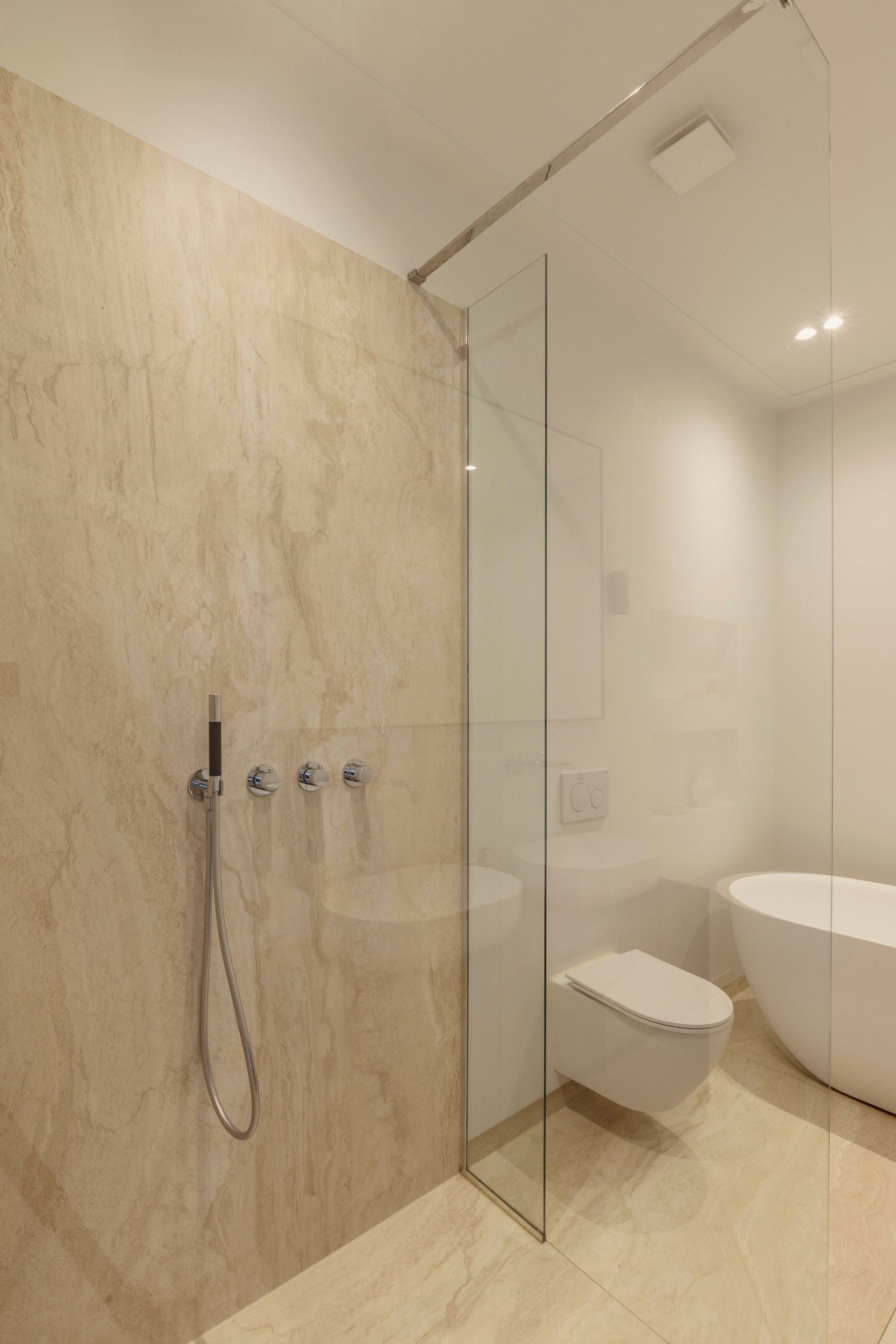 Photo 24 of De Lairessestraat 104-2