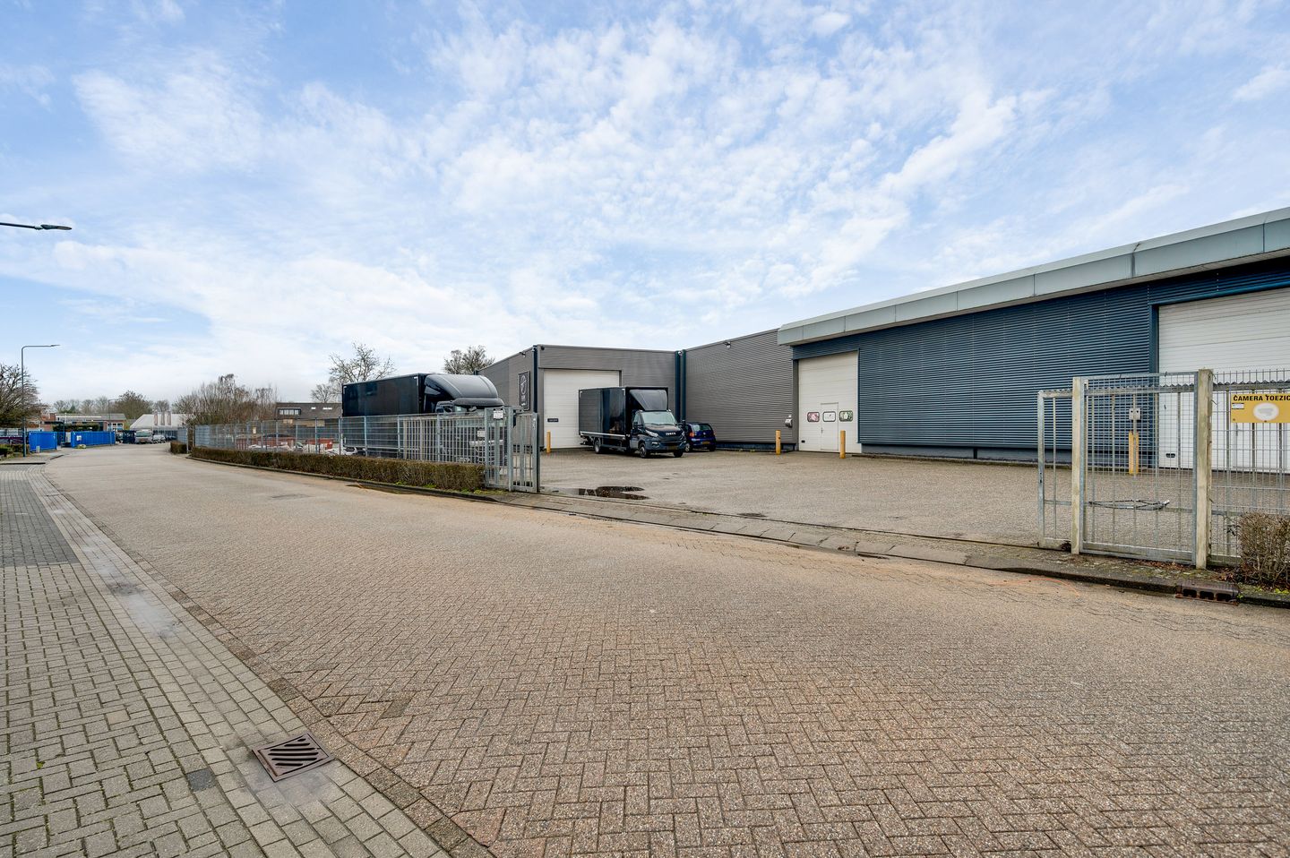 View photo 1 of Handelsweg 11-B