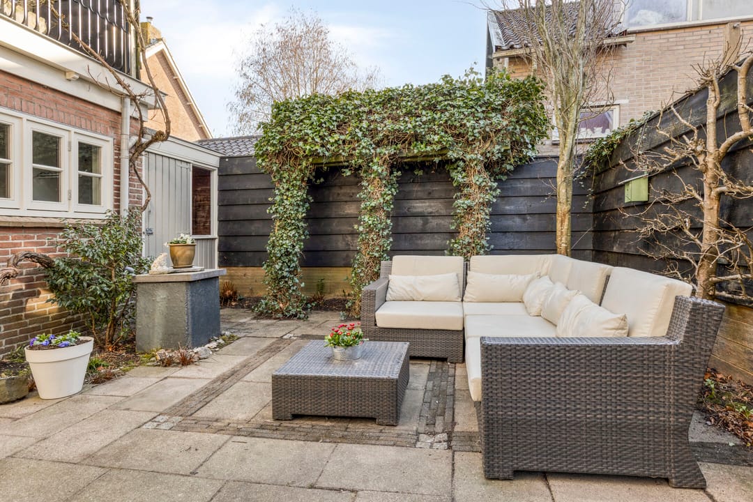 Unique Detached Home with Sunny Garden and Roof Terrace — 14