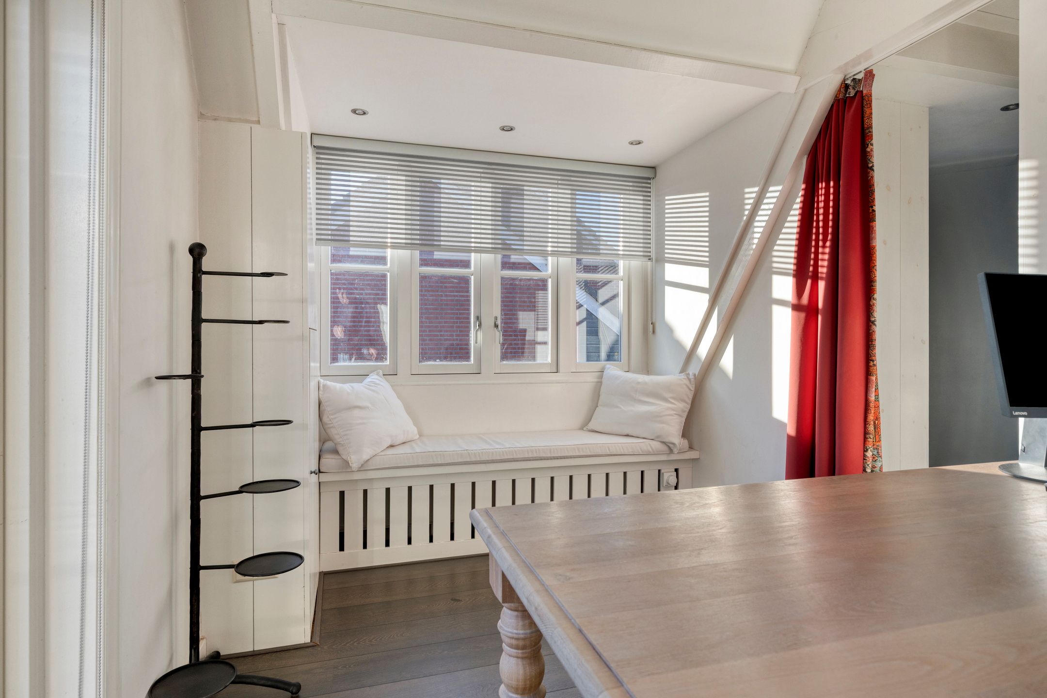 Unique Detached Home with Sunny Garden and Roof Terrace — 25