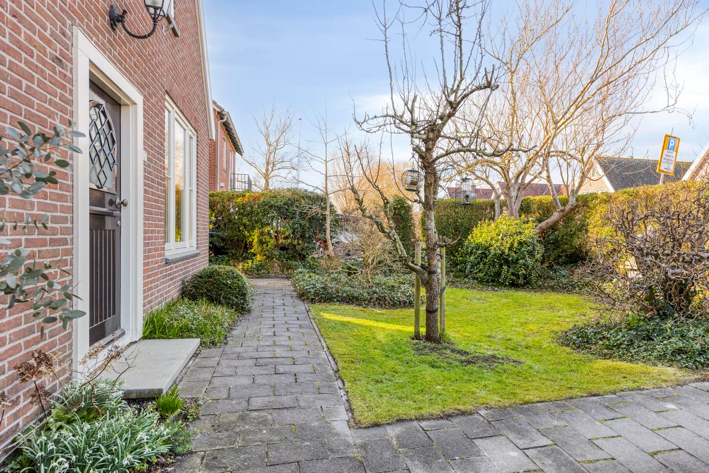 Unique Detached Home with Sunny Garden and Roof Terrace — 33
