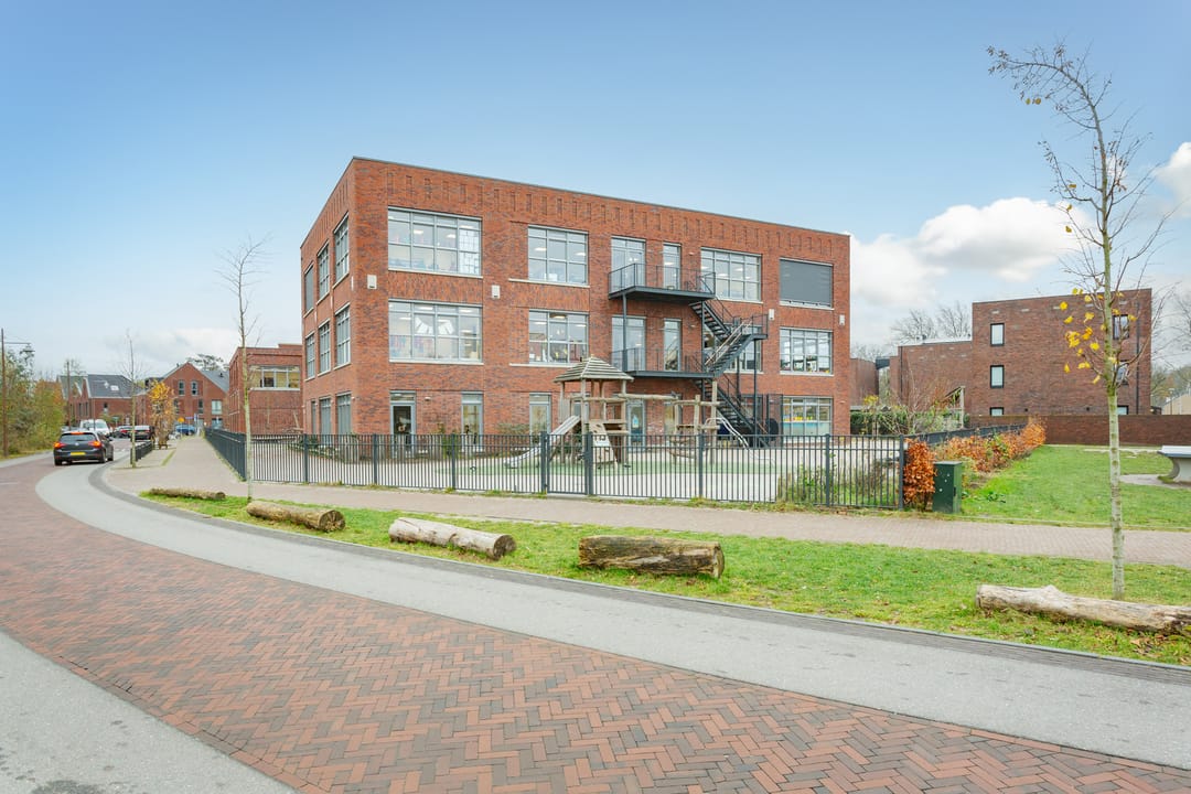 Modern luxury apartment with 115m² living space and A+++ energy rating in Muiden's Krijgsman area — 32