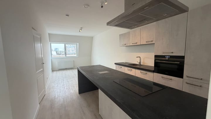 Photo 2 of Van Musschenbroekstraat 153-A