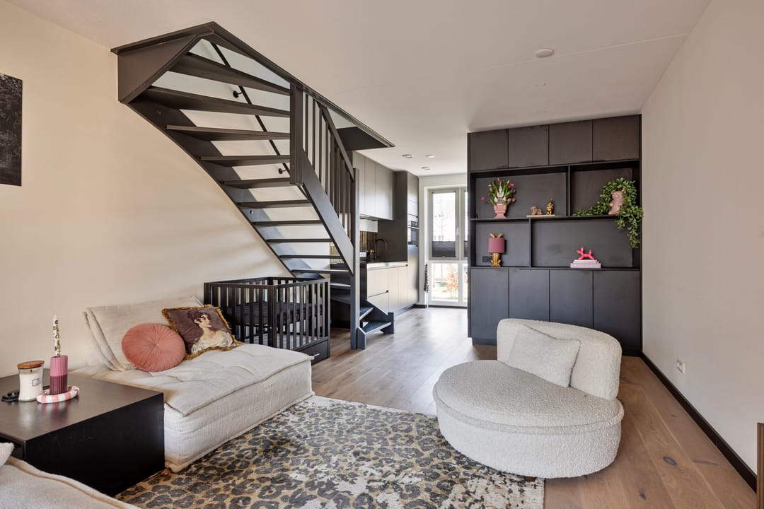 Photo 8 of Gouvernante 27