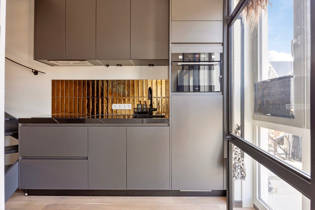 Photo 11 of Gouvernante 27