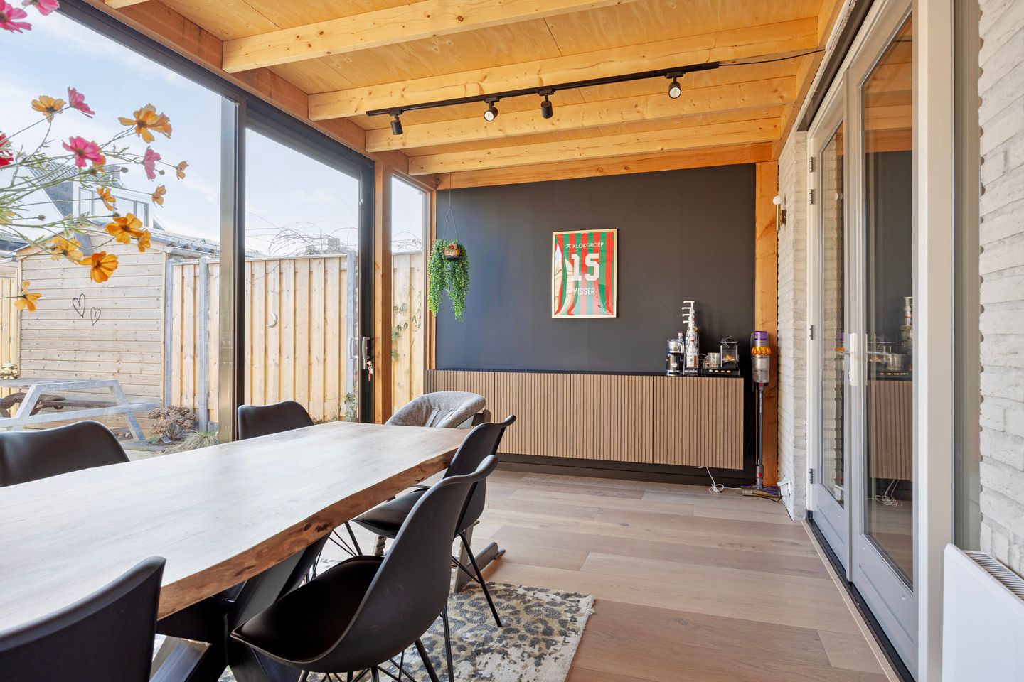 Photo 14 of Gouvernante 27