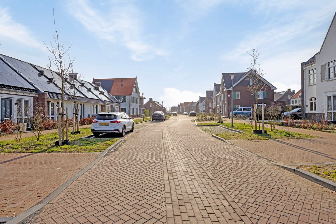 Photo 32 of Gouvernante 27