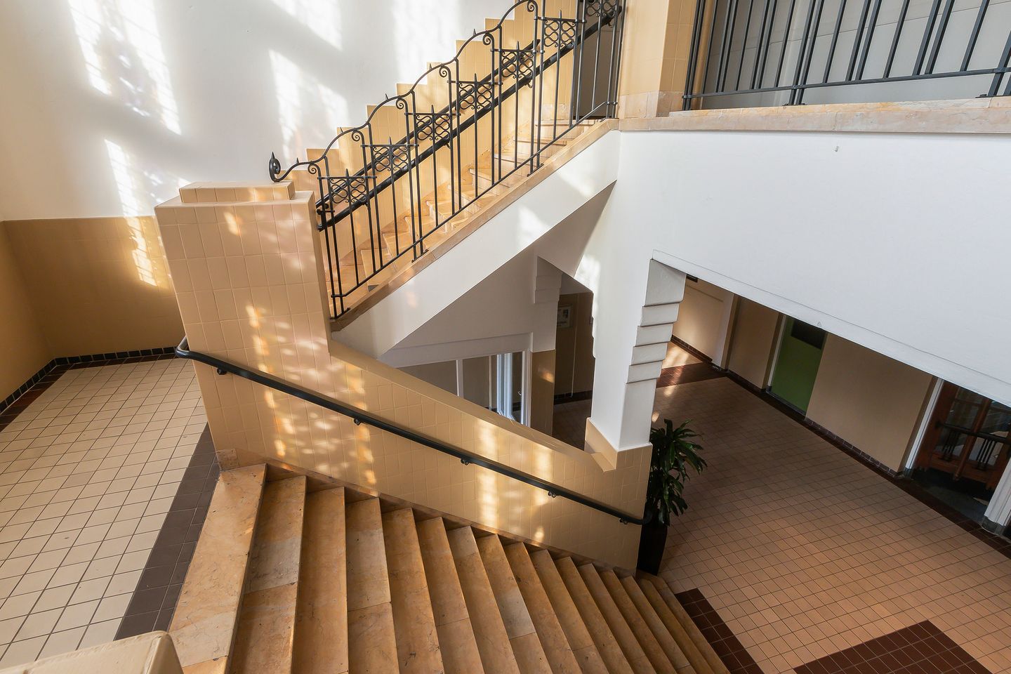 Photo 10 of Reeweg Oost 123-P