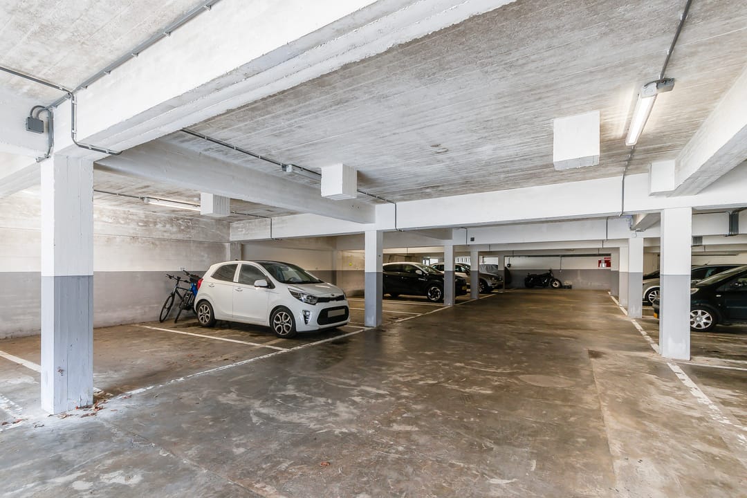 Photo 41 of Reeweg Oost 123-P