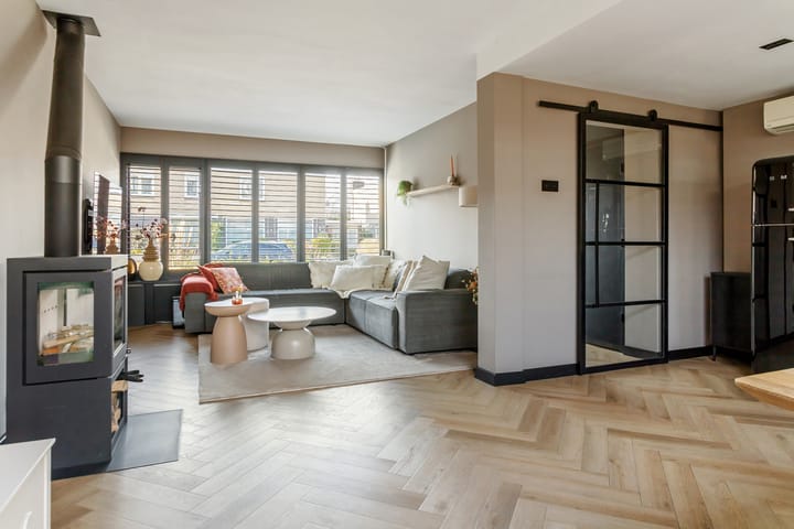 Photo 4 of Mr. S. van Houtenweg 10