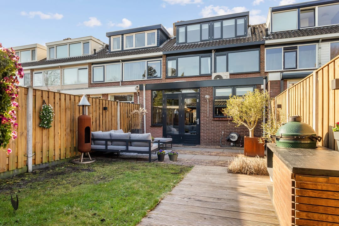 Spacious and Modern Family Home with Garden in Green De Bilt — 26