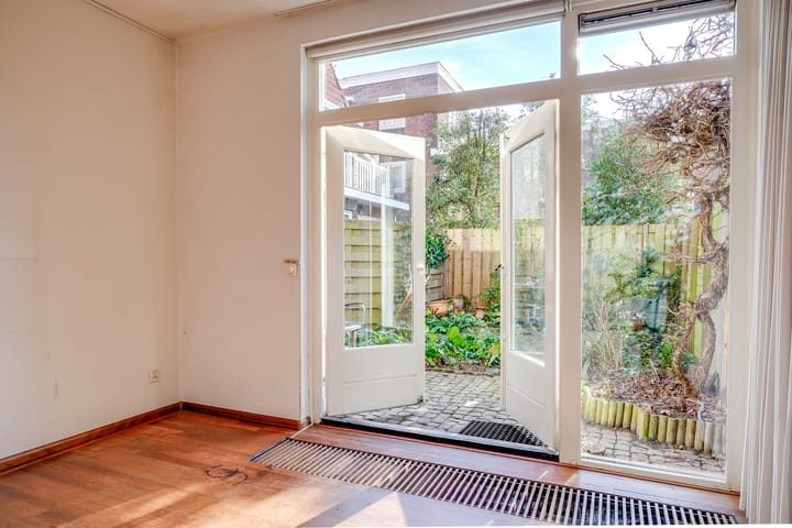 Photo 4 of Albert Neuhuysstraat 2-A