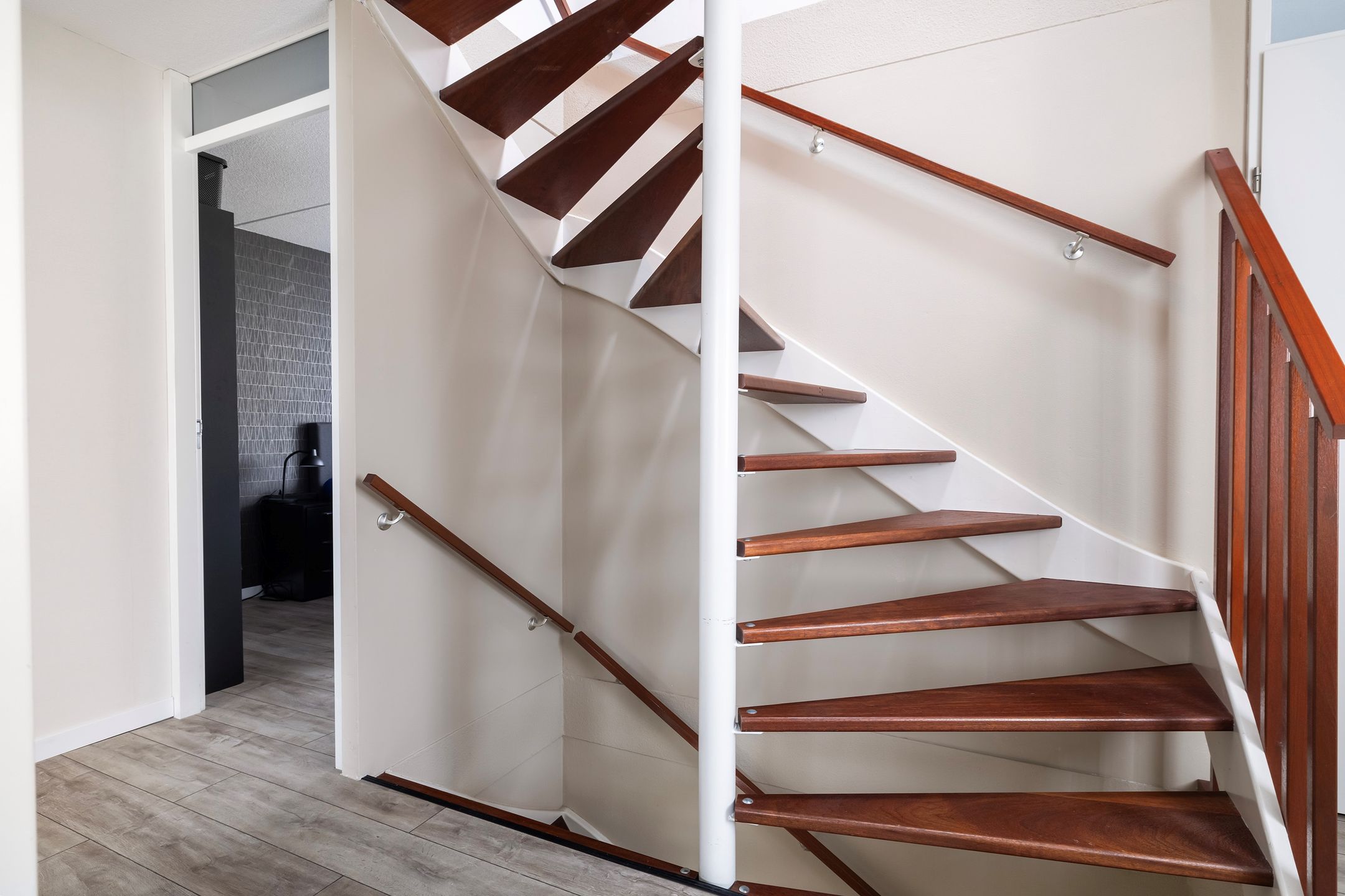 Foto 27 van Voorstag 12