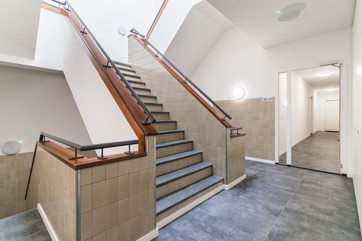 Foto 44 van Reutseplein 38