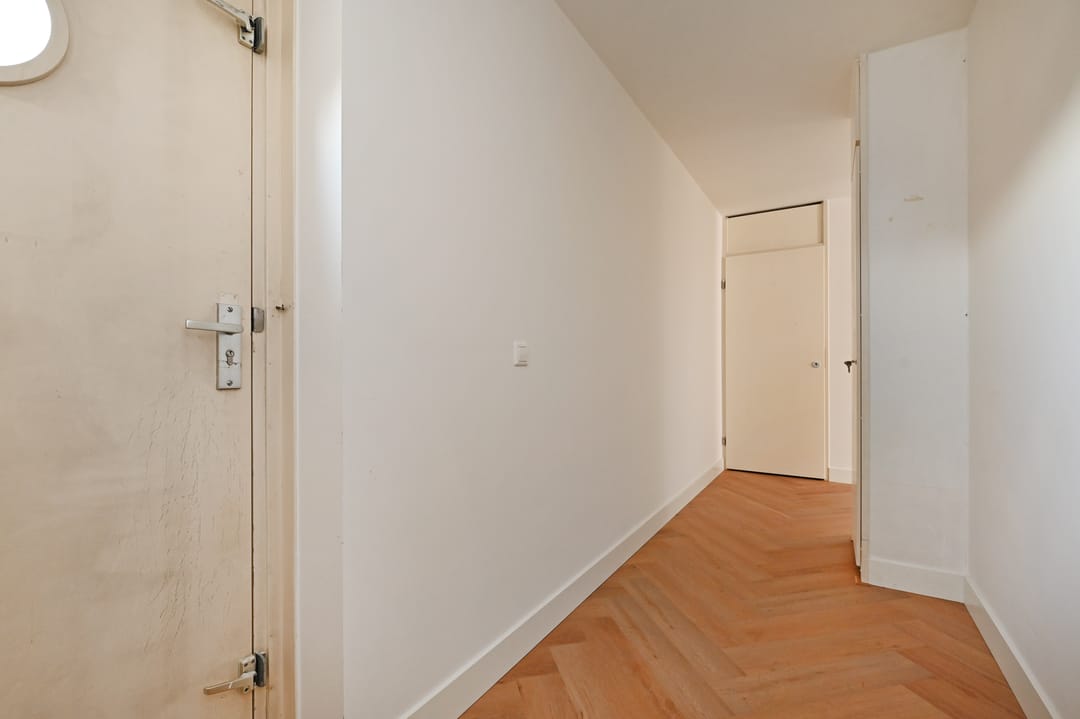 Photo 7 of Middenmolenplein 56