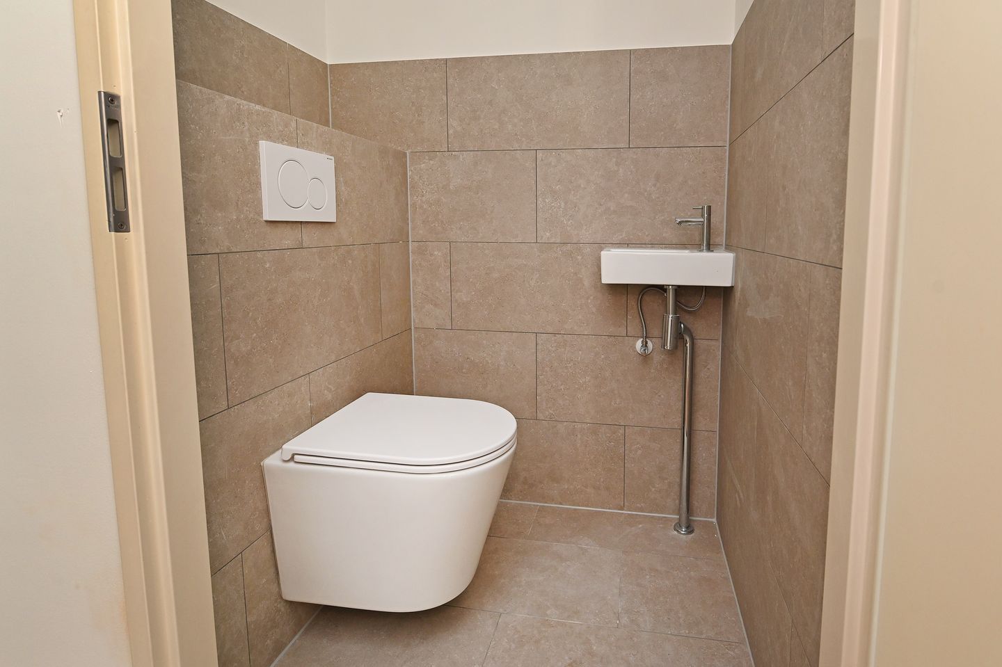 Photo 20 of Middenmolenplein 56