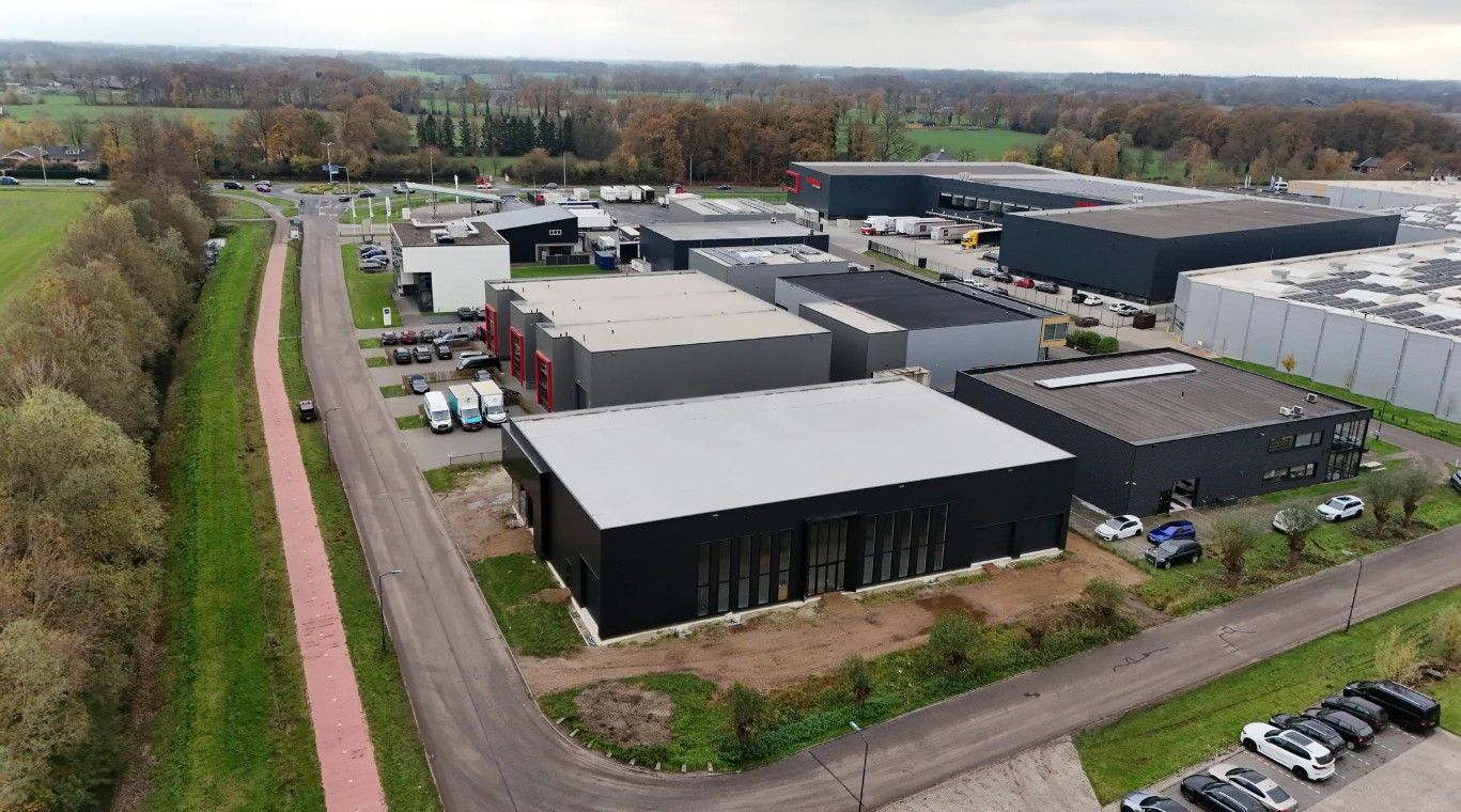 Bekijk foto 3 van Euroweg 13