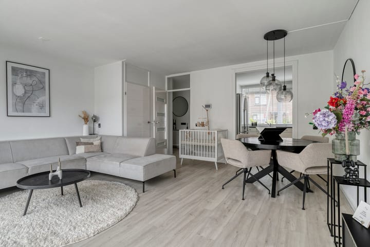 Photo 2 of Pearl Buck-erf 100