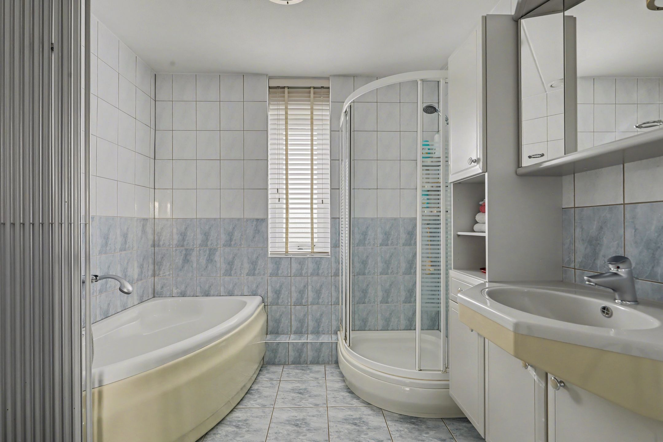 Photo 6 of Van Bossestraat 24