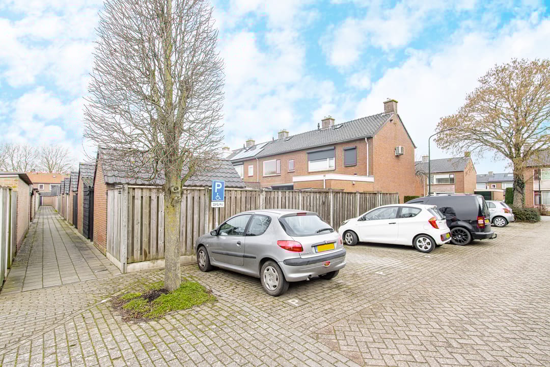 Photo 37 of B.A. van der Colffstraat 3