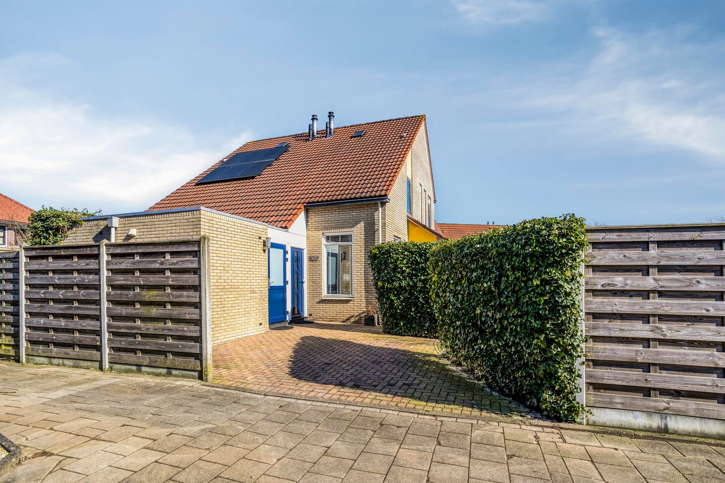 Foto 10 van Hanebalken 250