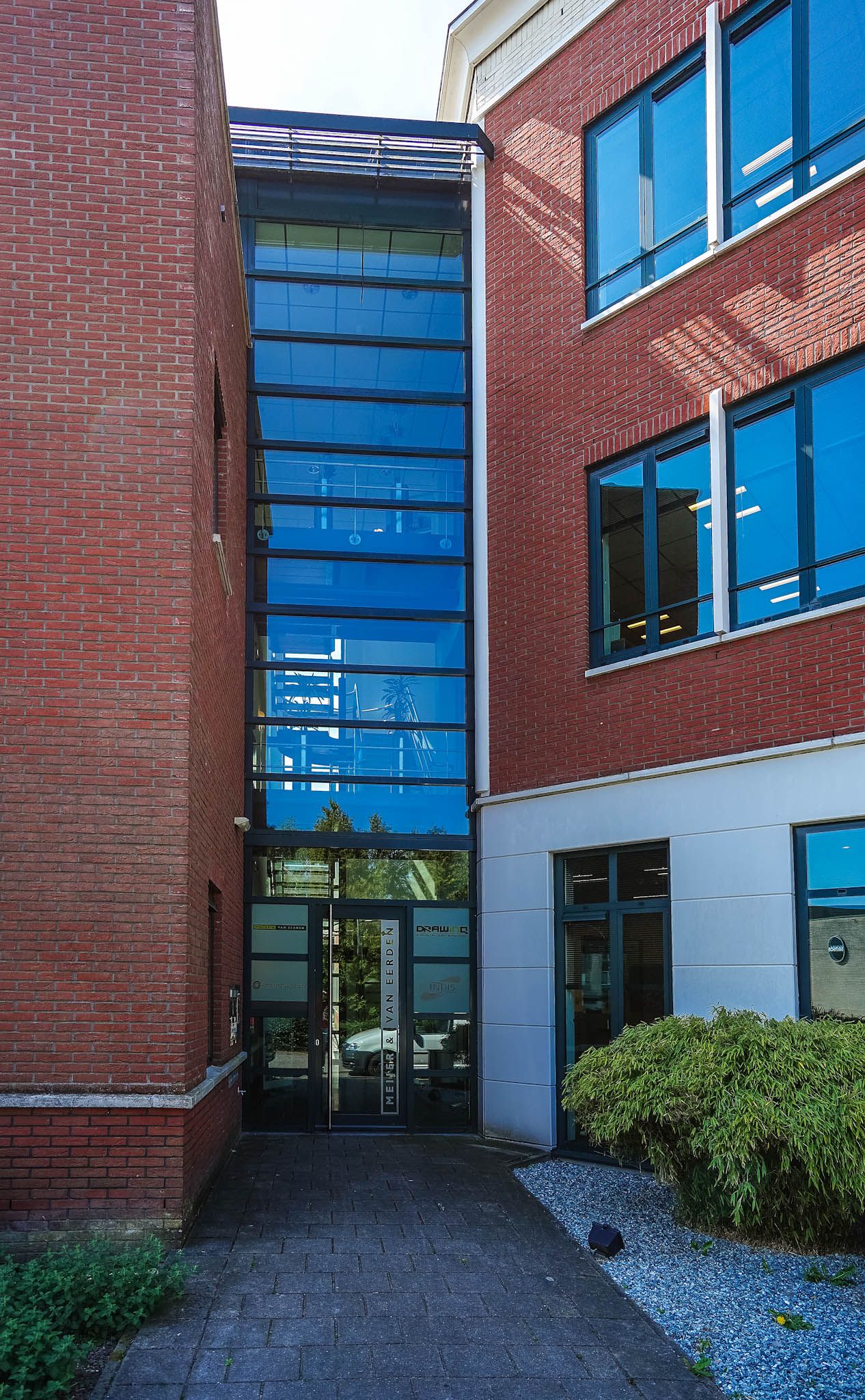 Bekijk foto 2 van Signaalrood 1