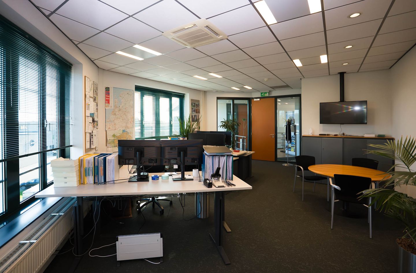 Bekijk foto 4 van Signaalrood 1