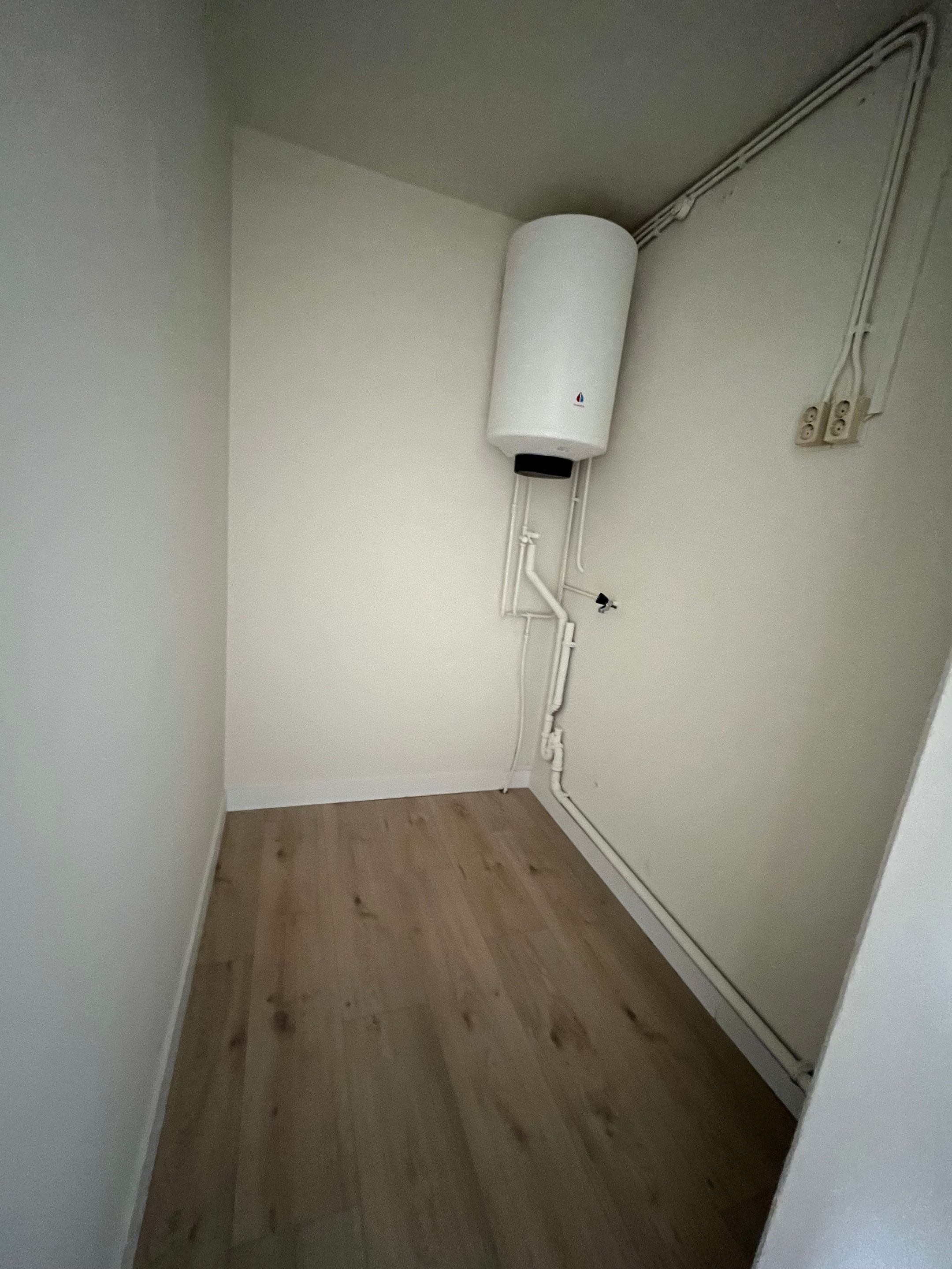 Photo 12 of van Vredenburchweg 519