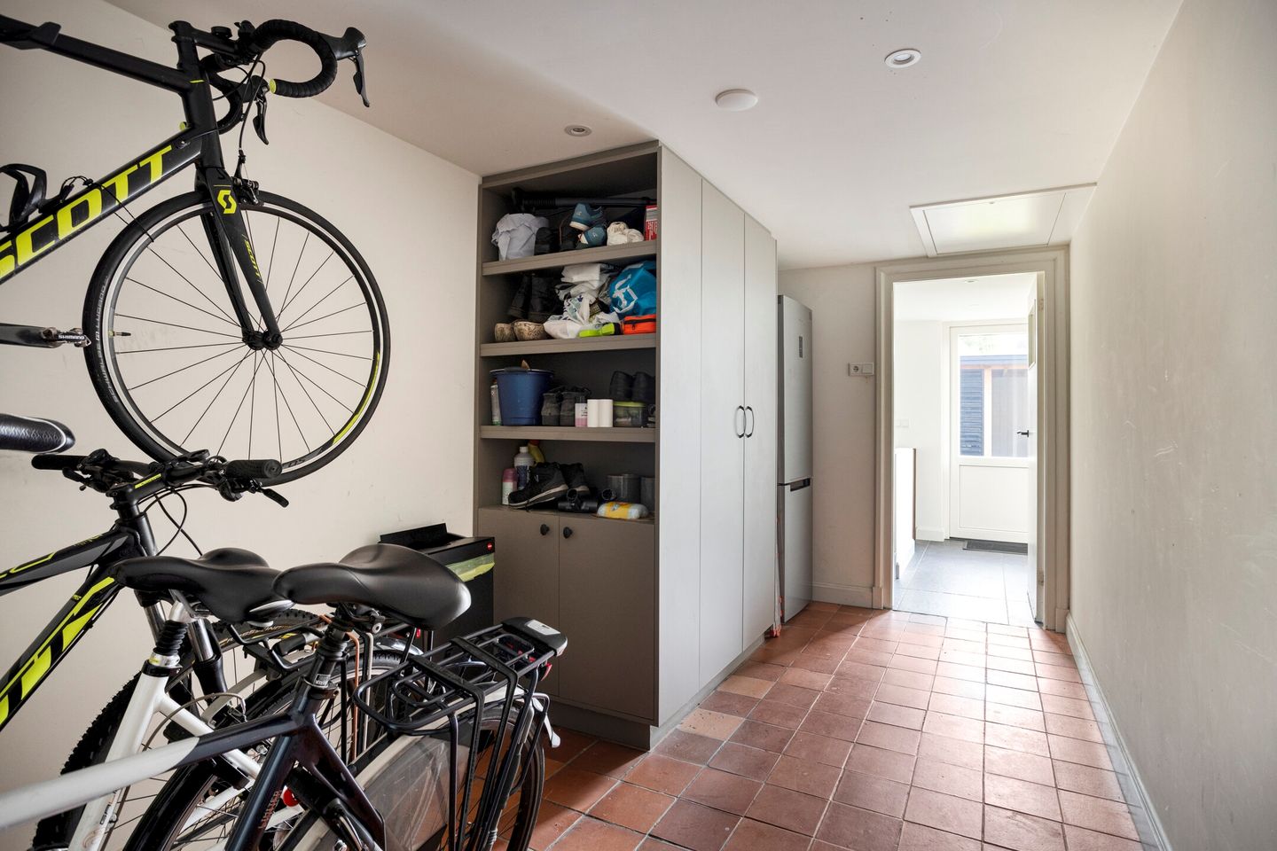 Photo 20 of van den Eijndelaan 43