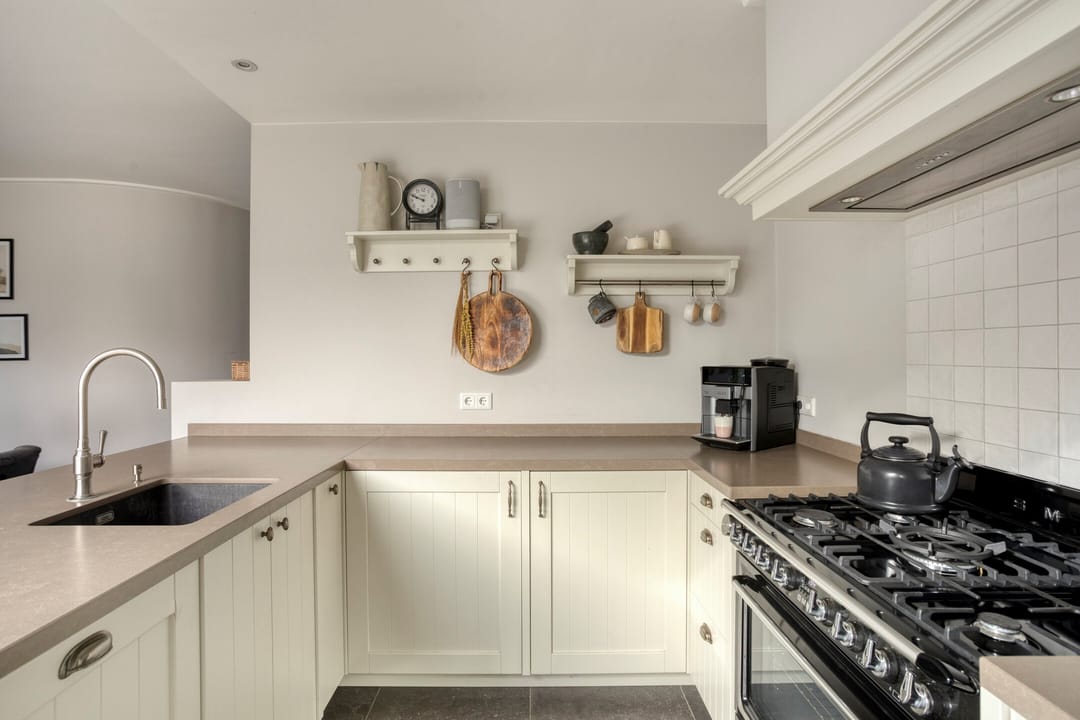 Photo 13 of van den Eijndelaan 43