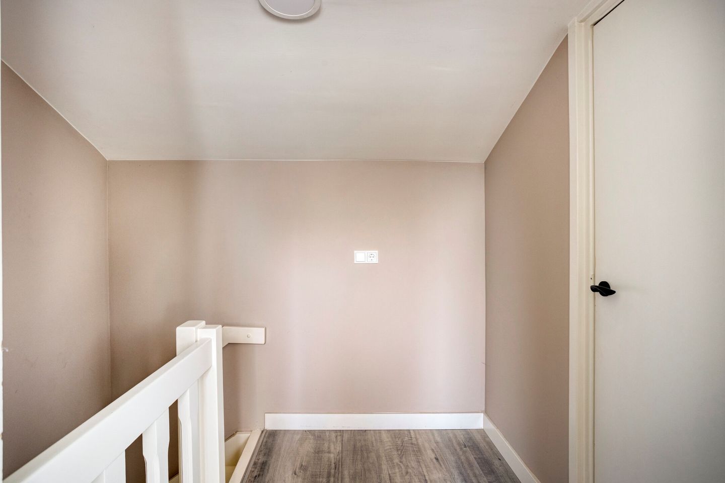 Photo 35 of van den Eijndelaan 43