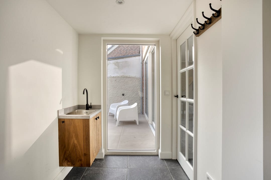 Photo 17 of van den Eijndelaan 43