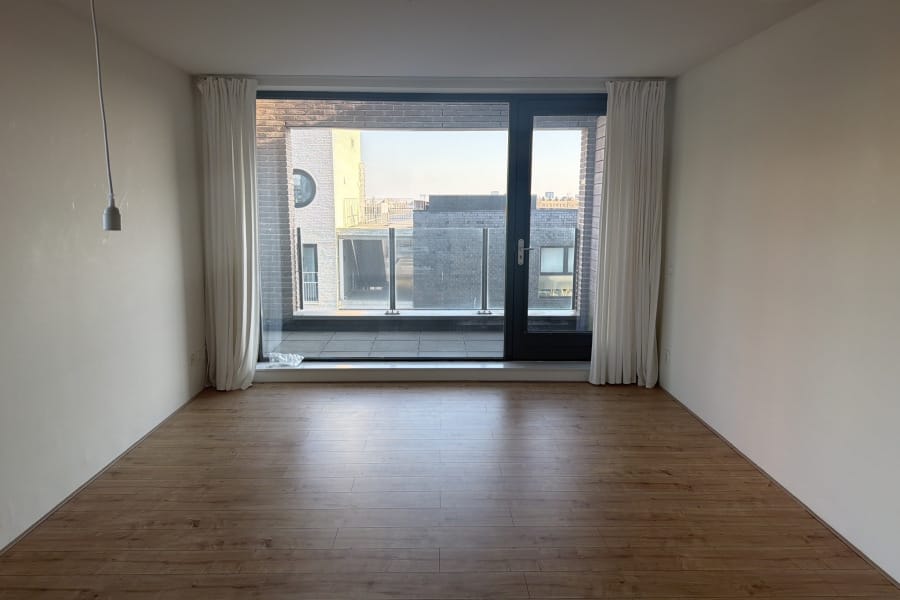 Foto 8 van Oostenburgermiddenstraat 661