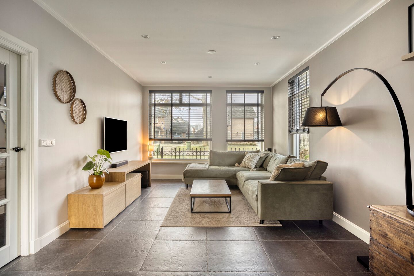 Photo 5 of van den Eijndelaan 43