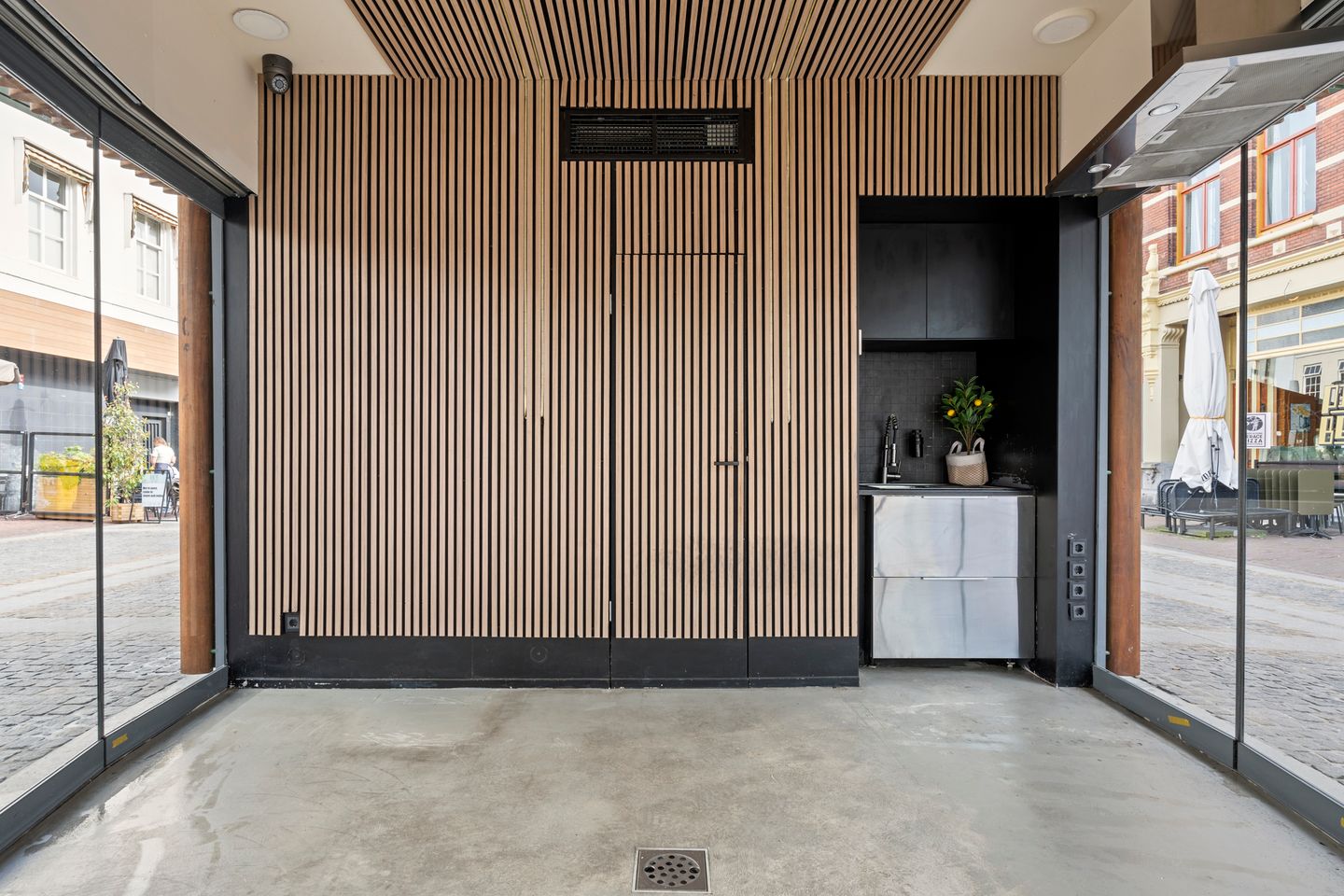 View photo 4 of Jansstraat 45