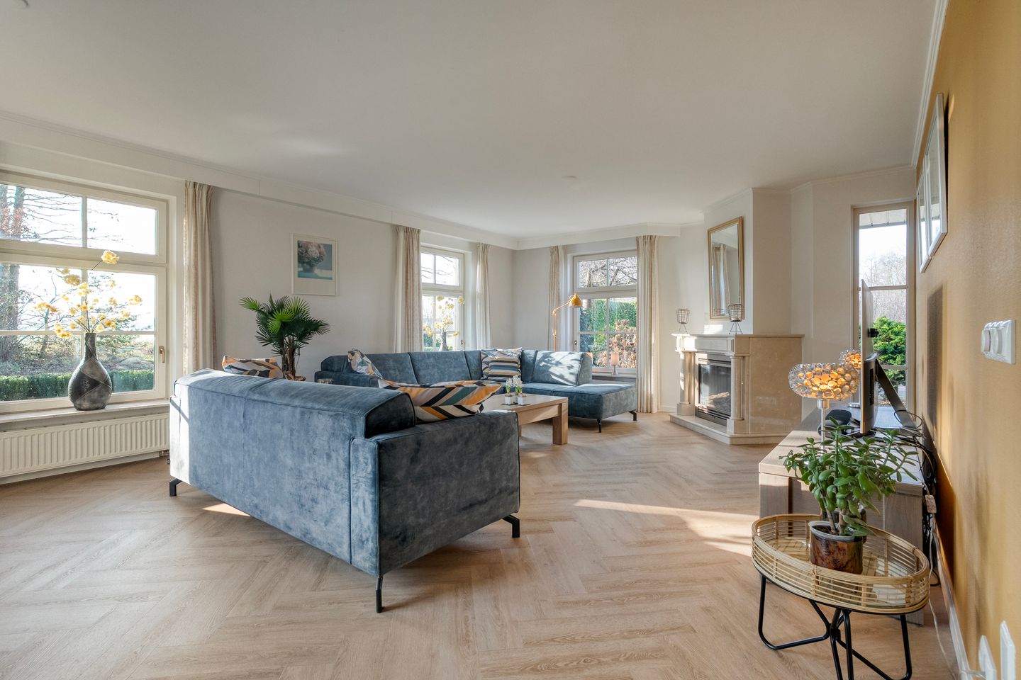 Exclusive living at the forest edge - space, freedom, and professional work-live comfort — 35